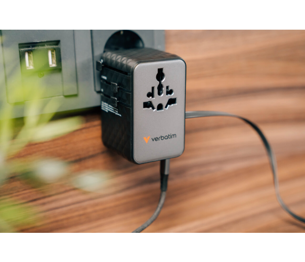 Verbatim Charge 'n' Travel 100W Adapter with retractable cable black - 1484042 - zdjęcie 5